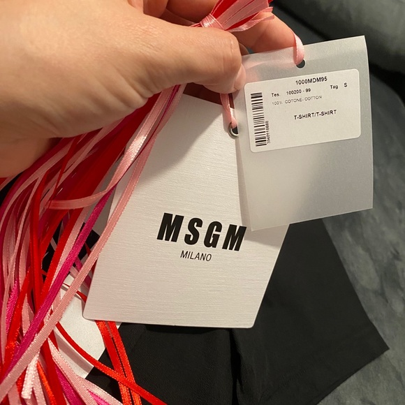 Authentic MSGM Tshirt, made in Italy - Picture 9 of 10